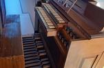 Zu sehen ist der Sitz der Orgel.