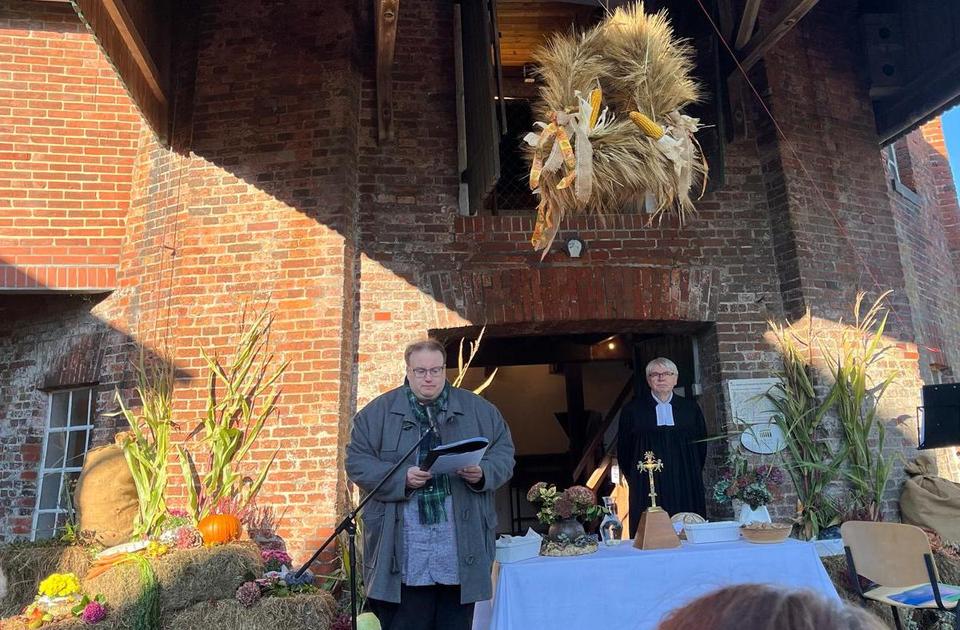 Zu sehen ist ein Ausschnitt aus dem Erntedankgottesdienst.
