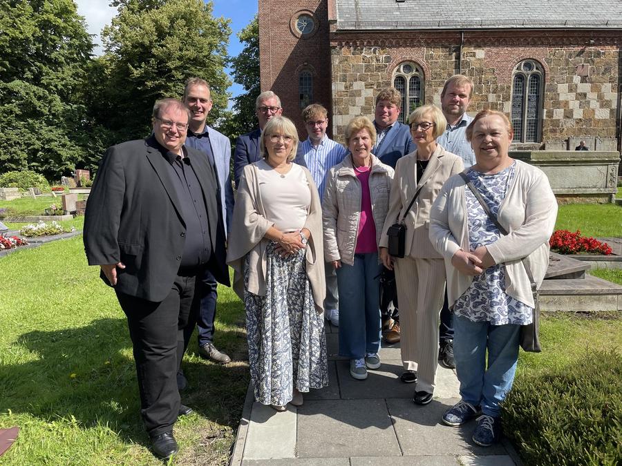 Von links: Torsten Lange, Hendrik Lübben, Thorsten Lampe, Barbara Lübben, Arne Osterthun, Gertrud Hauke, Niklas Köhne, Birgit Bethge, Onno Tepe, Christiane Kirschke
