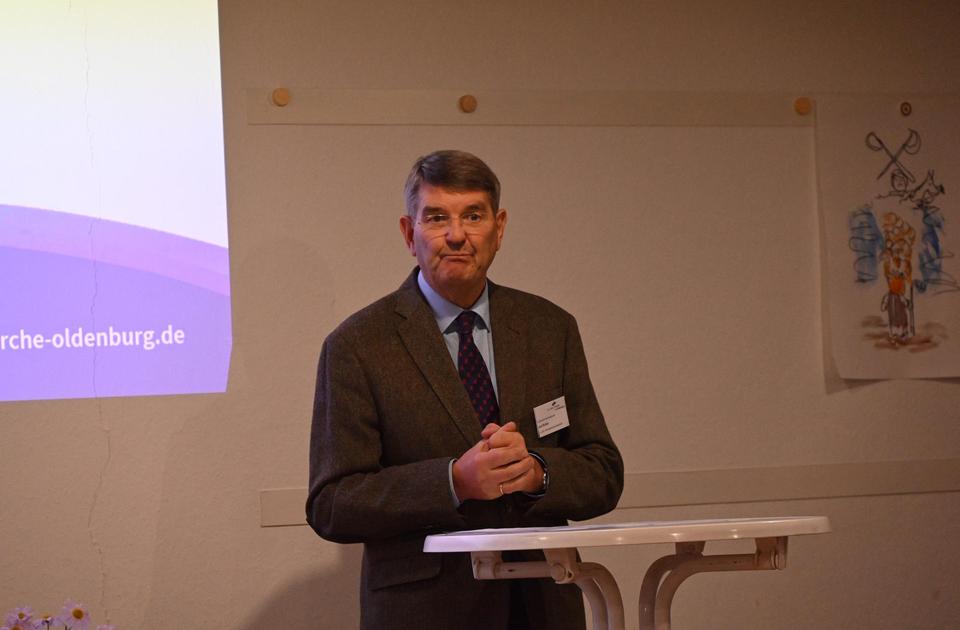 Zu sehen ist der Vorsitzende, Jost Richter