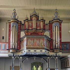 Zu sehen ist die Langwarder Orgel
