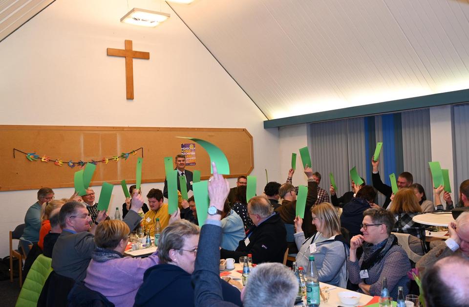 Zu sehen das Plenum der Kreissynode