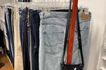 Hosen, die bei SecondDesign erworben werden können